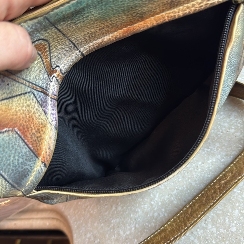 Anuschka Unique Art Handbag/Crossbody - Picture 6 of 13